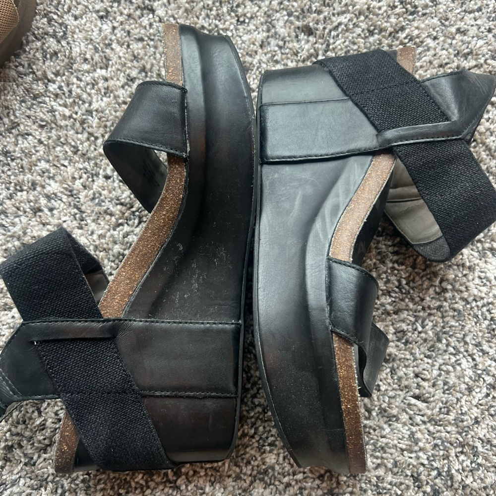 Black Women's Sandals